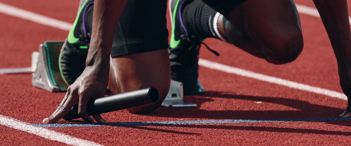 足球比赛数据分析图表展示比赛动量转换与关键事件时间点