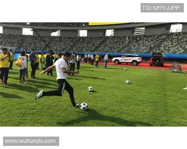 高中足球球星崛起之路：从校园绿茵到职业赛场的挑战与梦想